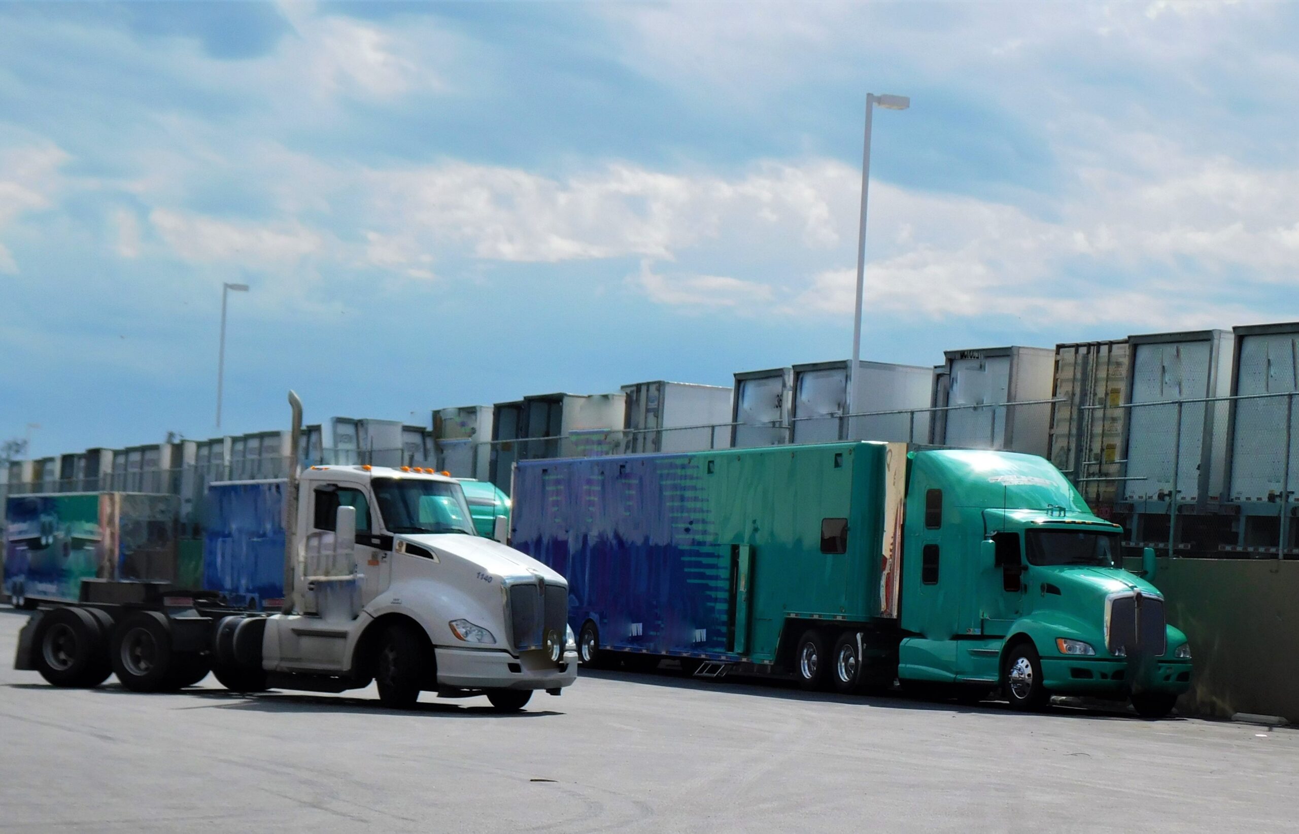 Full Truck Load Shipping: 5 Reasons It’s a Smart Business Move