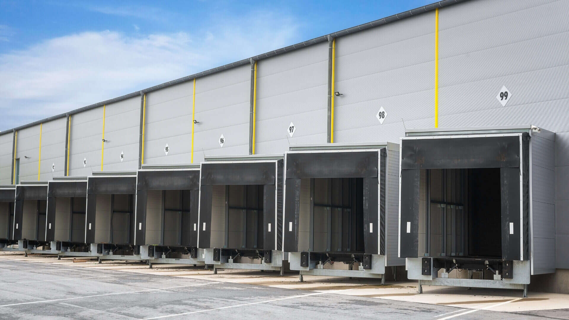 Should You Consider Cross-Docking? 5 Signs It’s Time to Switch